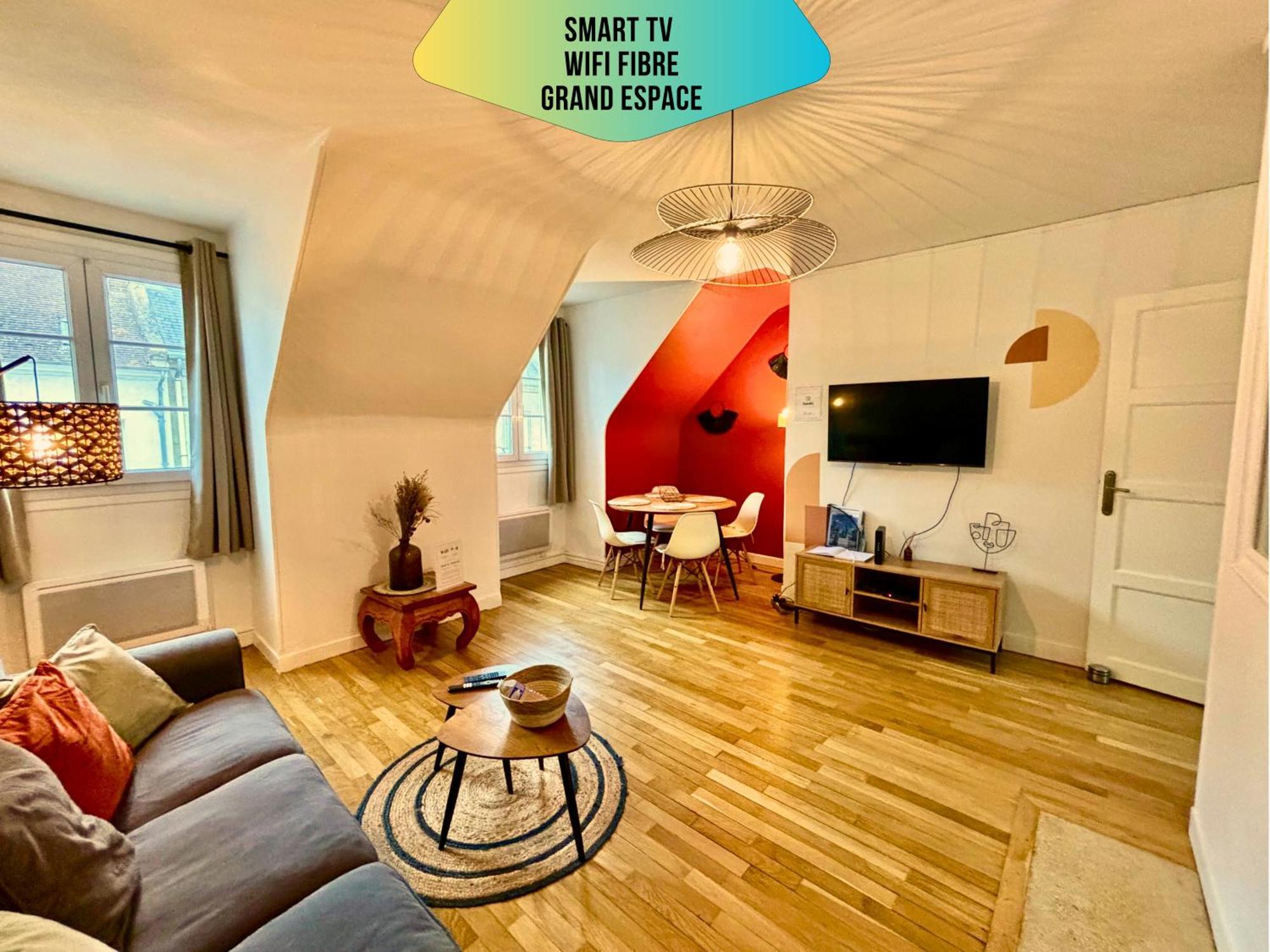 Le Corneille - Ideal Pros & Couples - Centre Historique - Chateau 5Min - Gare 10Min - Au Calme - Fibre Compiegne Exterior photo