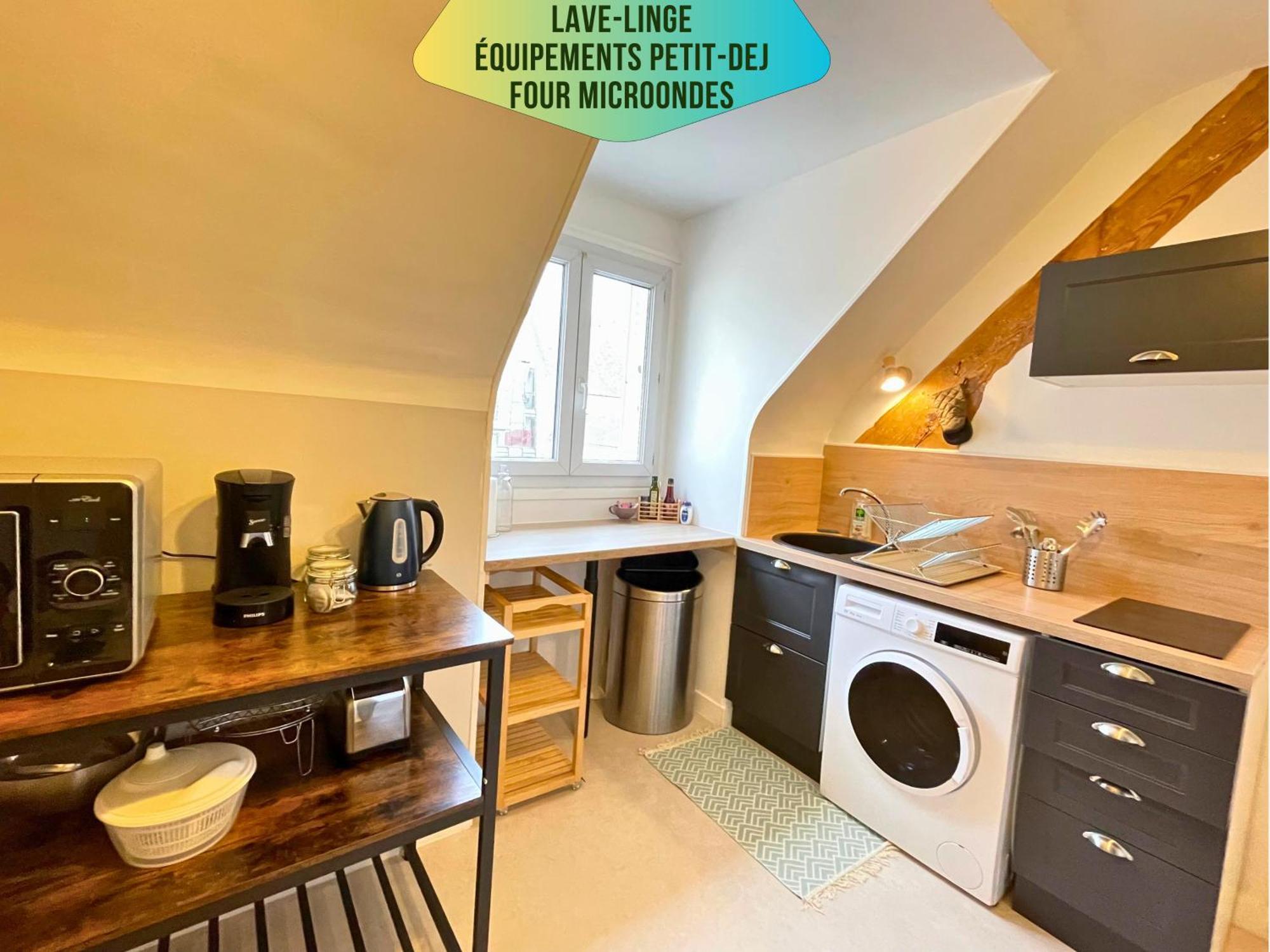 Le Corneille - Ideal Pros & Couples - Centre Historique - Chateau 5Min - Gare 10Min - Au Calme - Fibre Compiegne Exterior photo